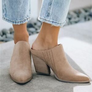 BRAND NEW JESSICA CARLYLE BLOCK HEEL PLATFORM MULE SHOE G1